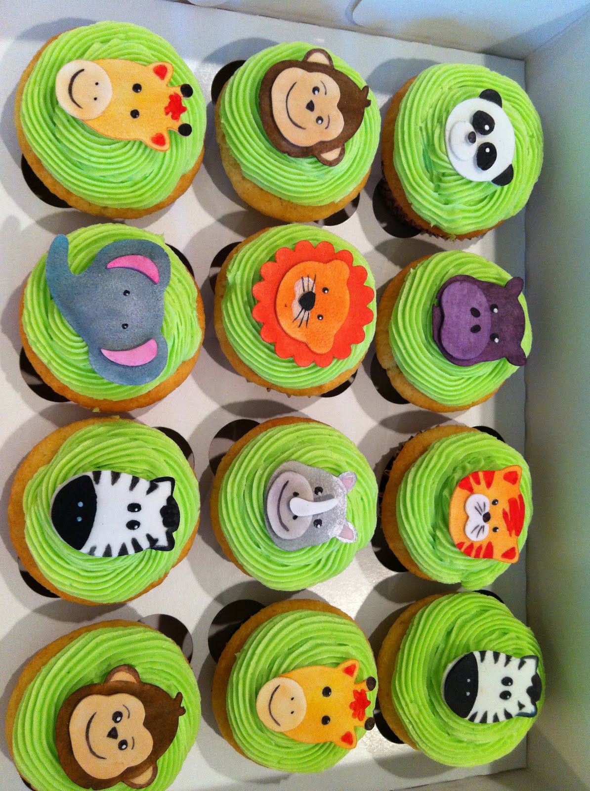Sweet Lorraine Cakes WILD Animal Cupcakes!