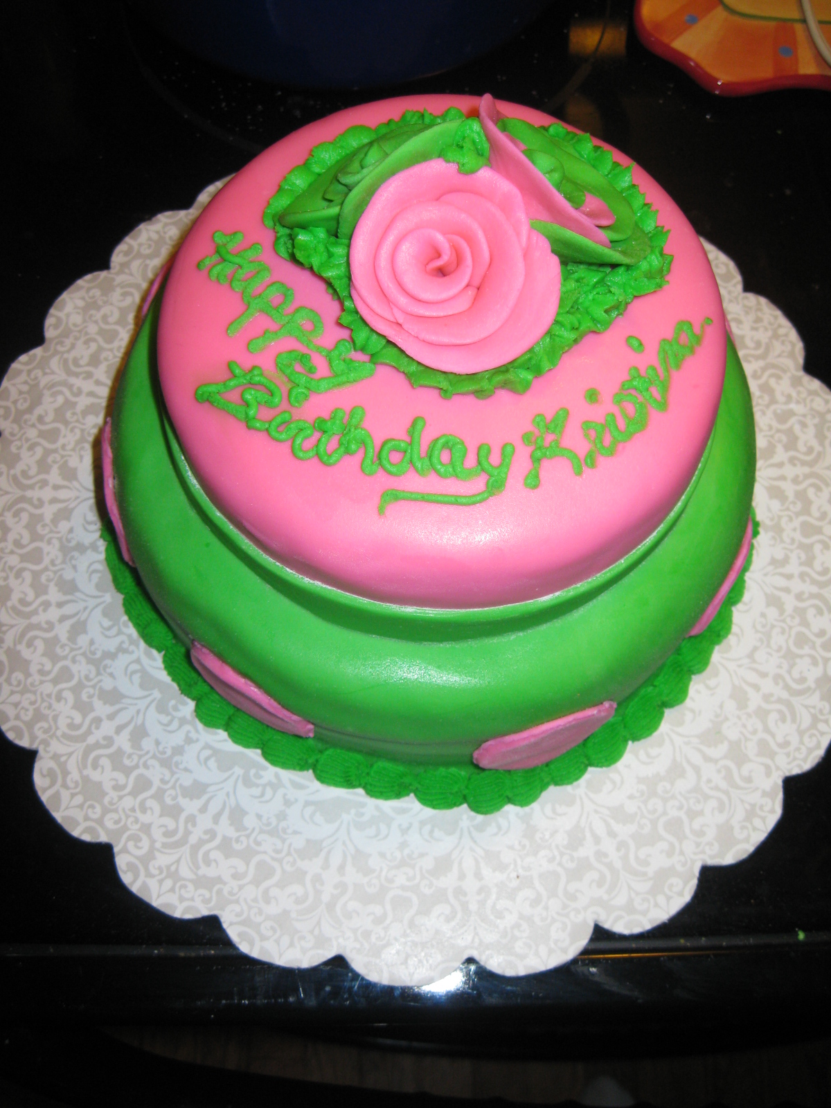 Sweet Heaven Bakery: Character and Birthday cakes.