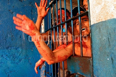CHAVEZ T'AS PONCHAO: VENEZUELA A DIARIO - Página 5 Prisiones9