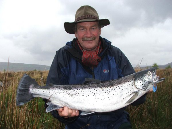 Cette superbe truite de mer frolant les 10lbs, prise par Martin Clancy le 22.04.09