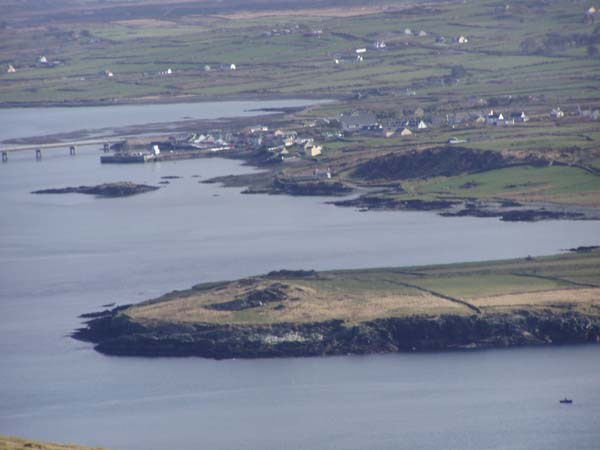 Eng vue vum Brayhead op Portmagee