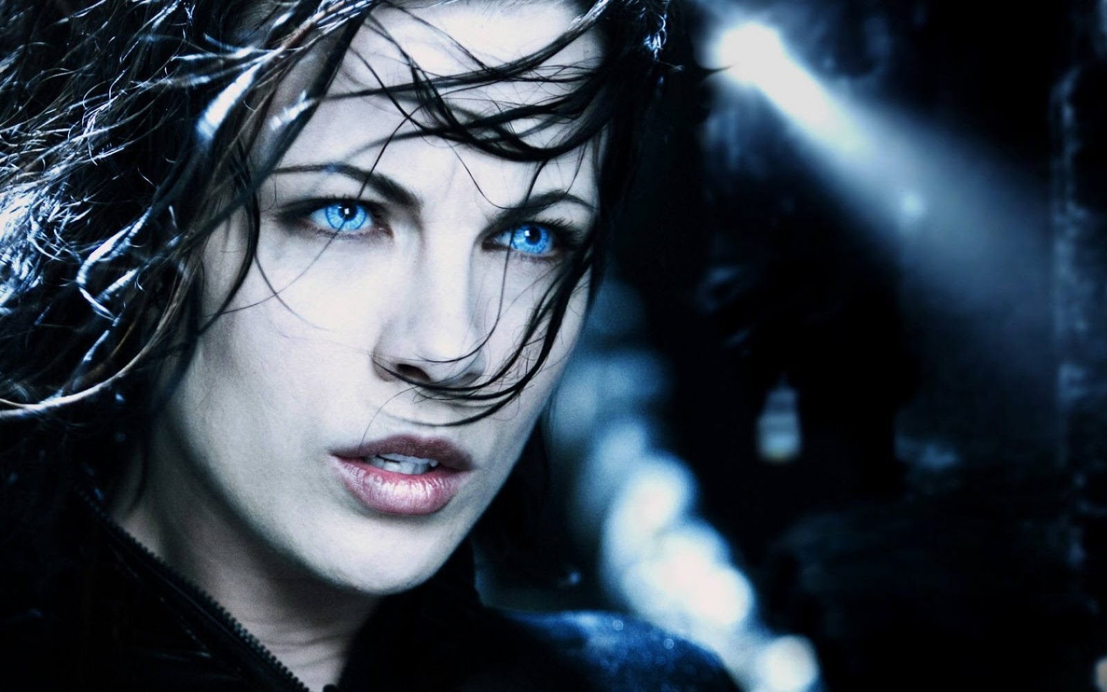 http://1.bp.blogspot.com/_2UbsSBz9ckE/S7qrfxdsC4I/AAAAAAAABMA/7l3fyHXa3Xo/s1600/kate-beckinsale-vampire-wallpapers_1680x1050.jpg