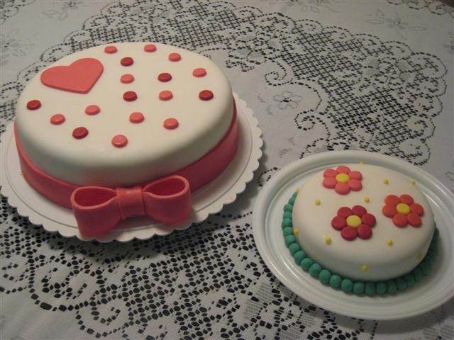 [cakes+(Small).JPG]