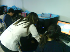 Daniella en clases con alumnos de NB3...