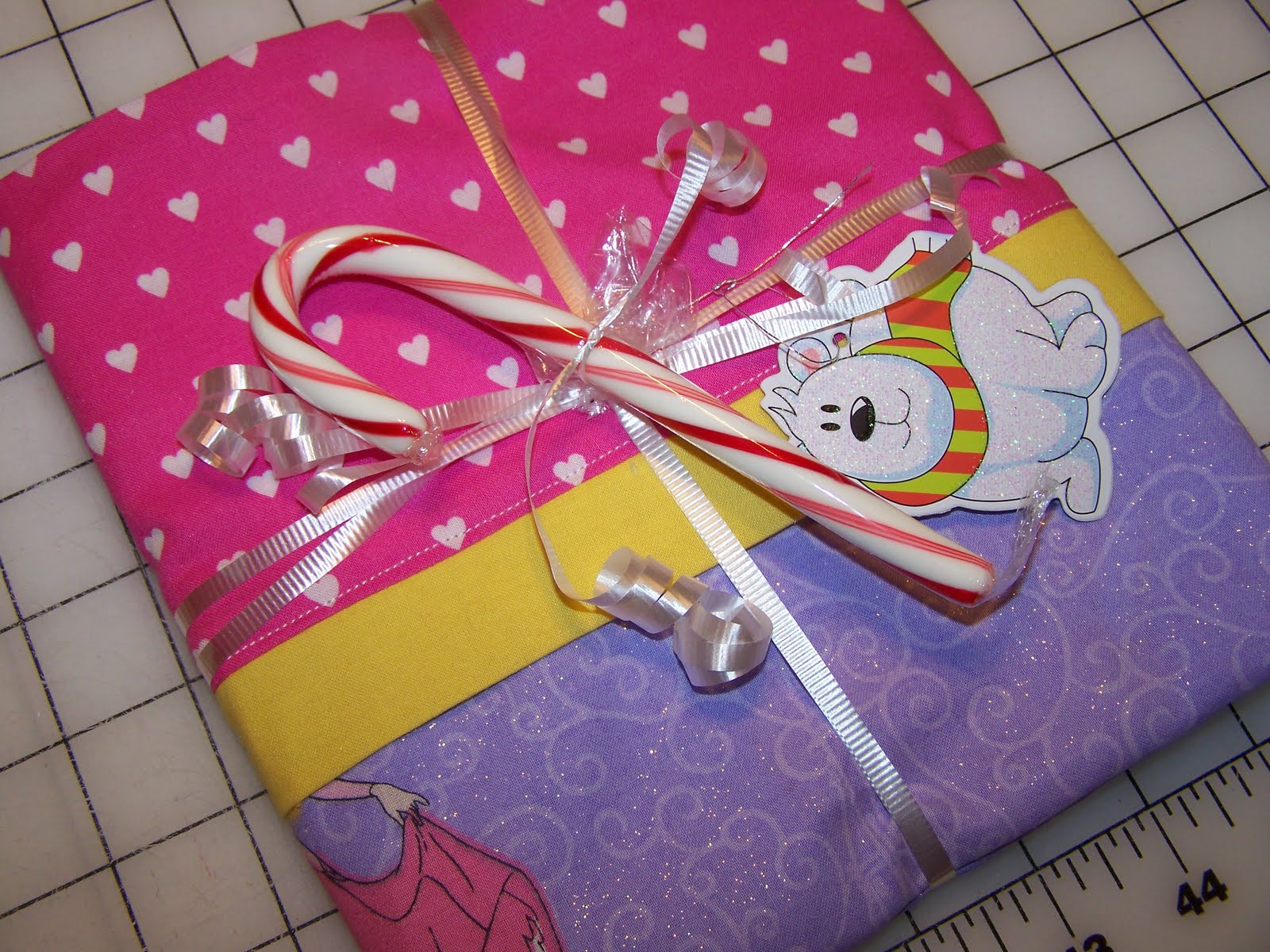 Hopeful Threads CLEVER & PRACTICAL Gift Wrap Alternatives!