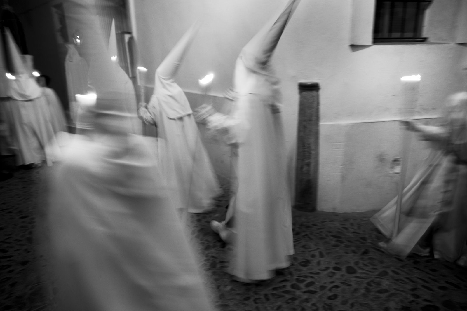 [PROCESION+1.jpg-1.jpg]