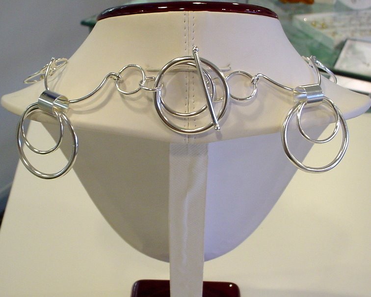 [necklace+toggle.jpg]