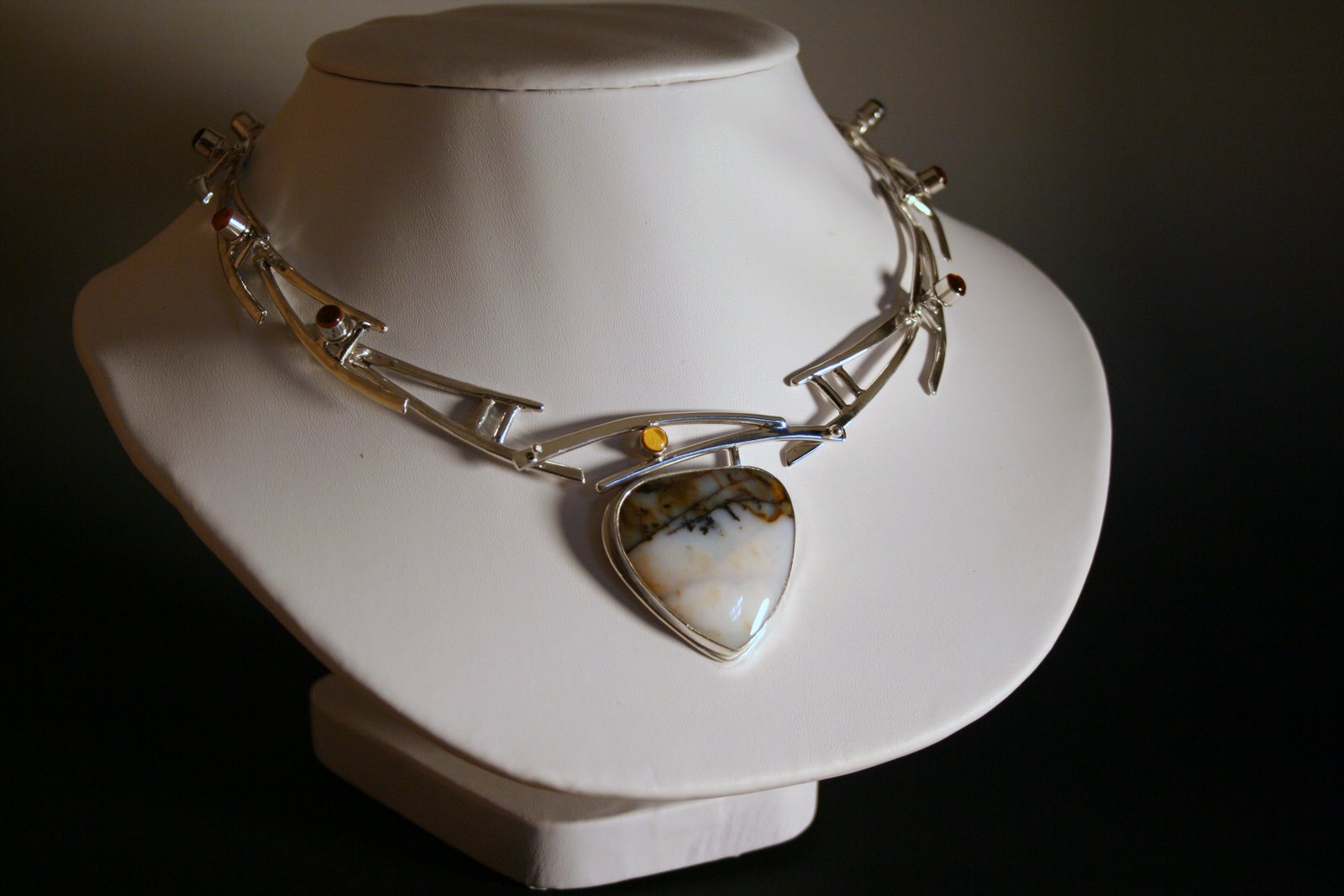 [necklace+003.JPG]