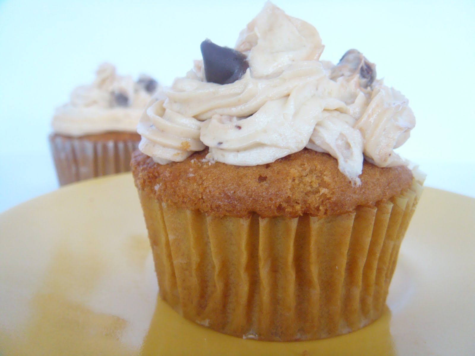 Ooh. French Vanilla Cupcakes Chocolate Chip Dough Frosting Jessica In The Kitchen