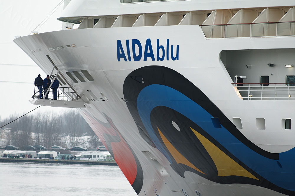 [aidablu1.jpg]