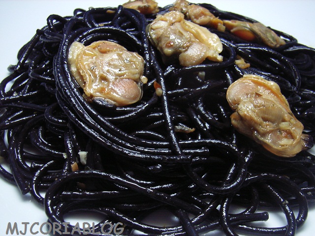 Hoy me como....umhh! Spaghetti+nero+di+seppia+con+vongole1