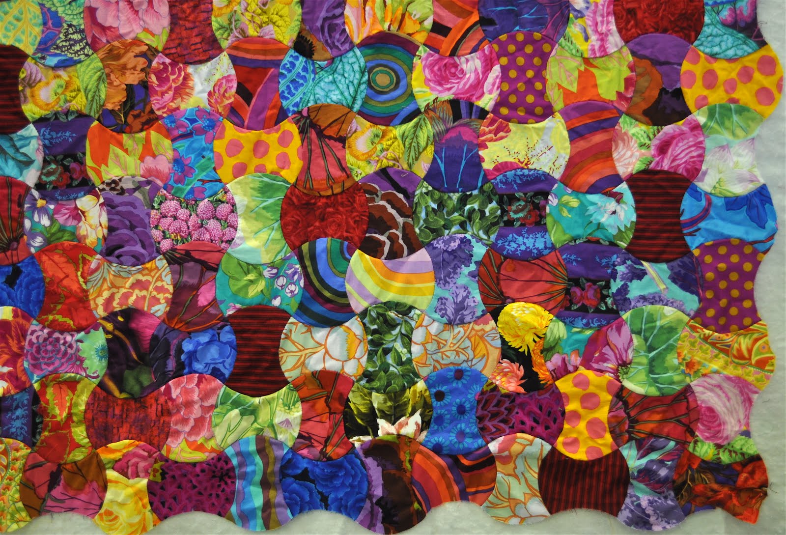 LuAnn Kessi Apple Core Quilt Top......18 Rows Done