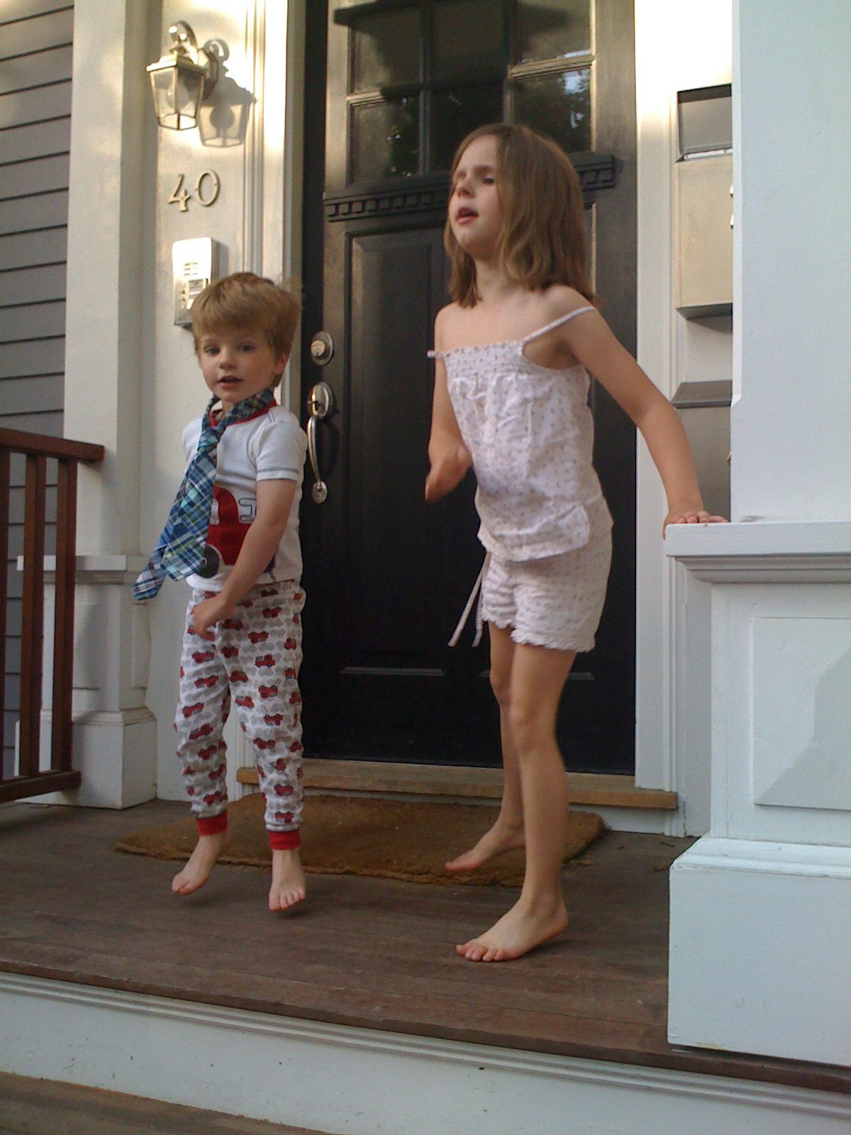 [kids+dancing+2.JPG]