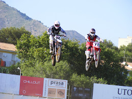 VICO Y OLIVER, SALTANDO JUNTOS... SUPERCROSS MARBELLA. T. F.