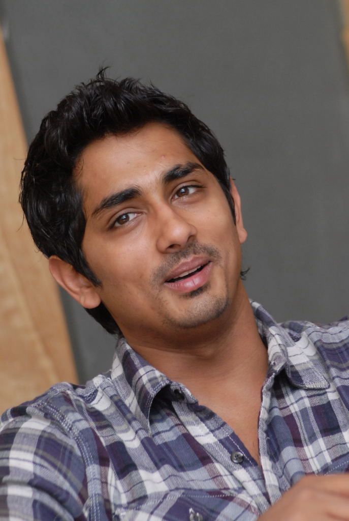 Actor Siddharth Latest New Photogallery,Stills Pics | Thuppaki songs