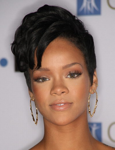2010 Rihanna Haircuts