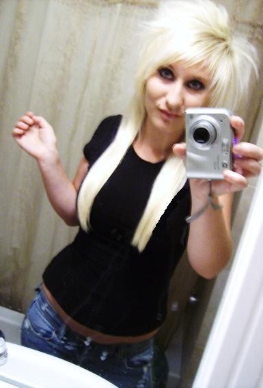 blonde hairstyles 2010. Hairstyles For Emo Girls