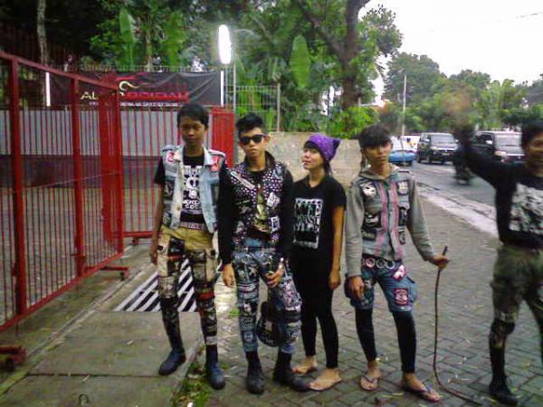 catatan sehari-hariku: anak punk
