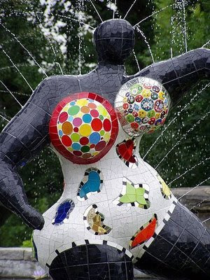 Niki de St. Phalle, artist bio, biography, sculpture, Niki de St