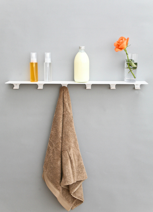 greatinteriordesig Minimalist Storage Shelf with Hooks