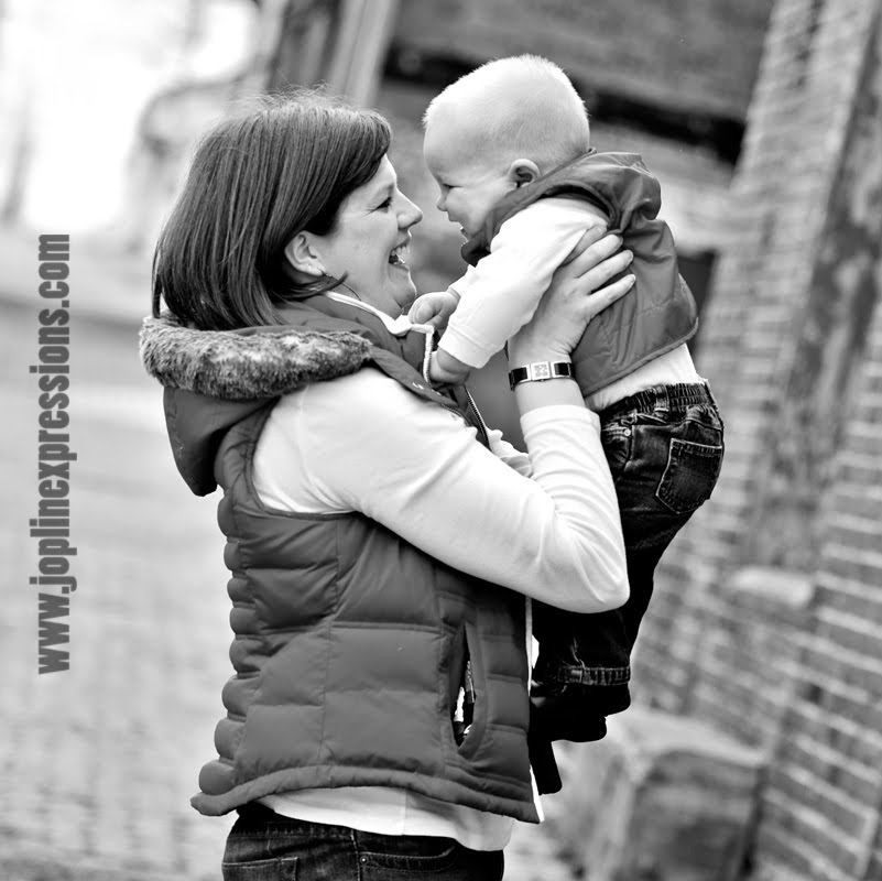 [0237+pankwchJ+sq+bw.jpg]