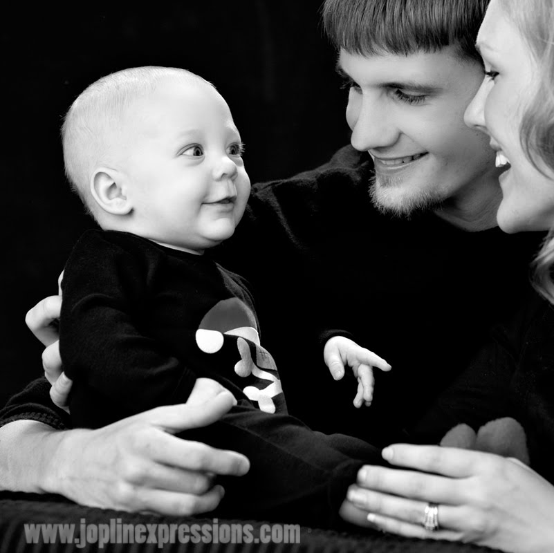 [0068+trwtr+bwsq.jpg]