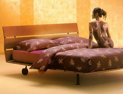 Bedsheet Body Painting