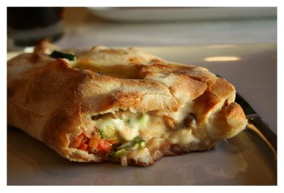[calzone2.jpg]