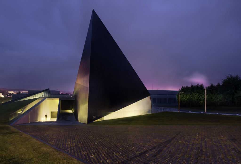 Btek Interpretation Centre Of Technology By Acxt Architects Housevariety