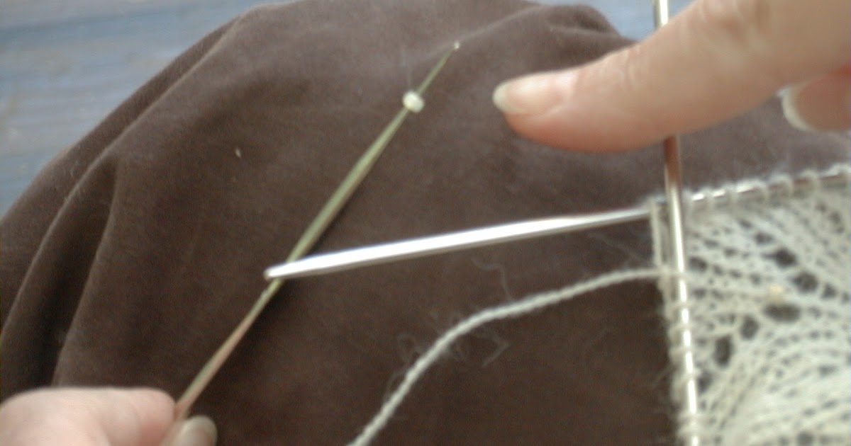 BadCatDesigns Inserting Beads With a Crochet Hook