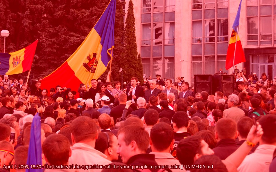 [poza+de+la+proteste.bmp]