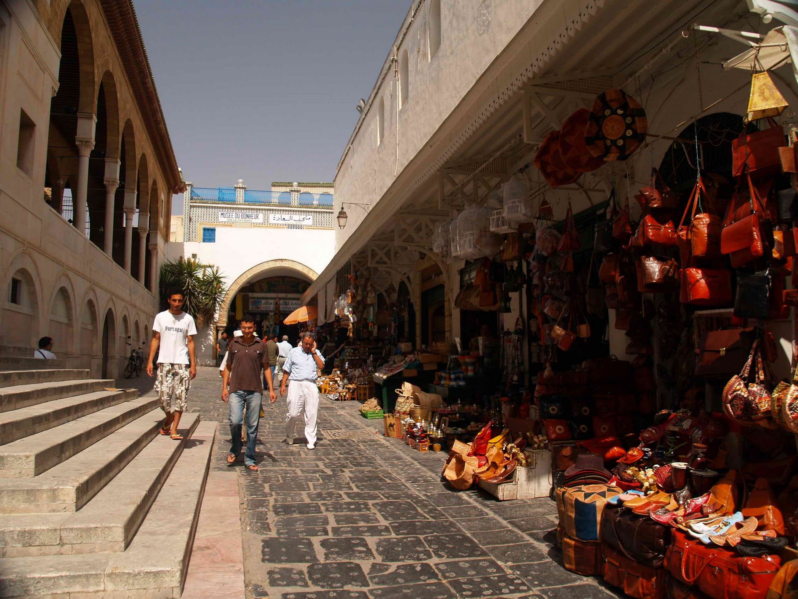 [TUNEZ200820080910_317.JPG]