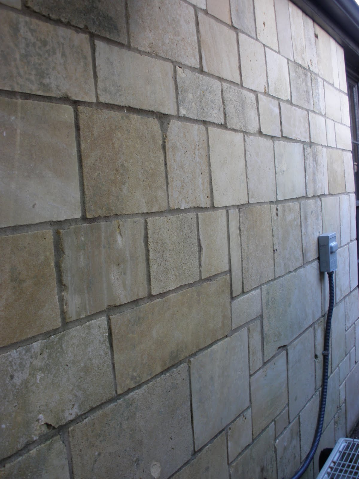 Clean and Green Solutions EATOILS BT200 Cleans up Austin Stone Siding Home