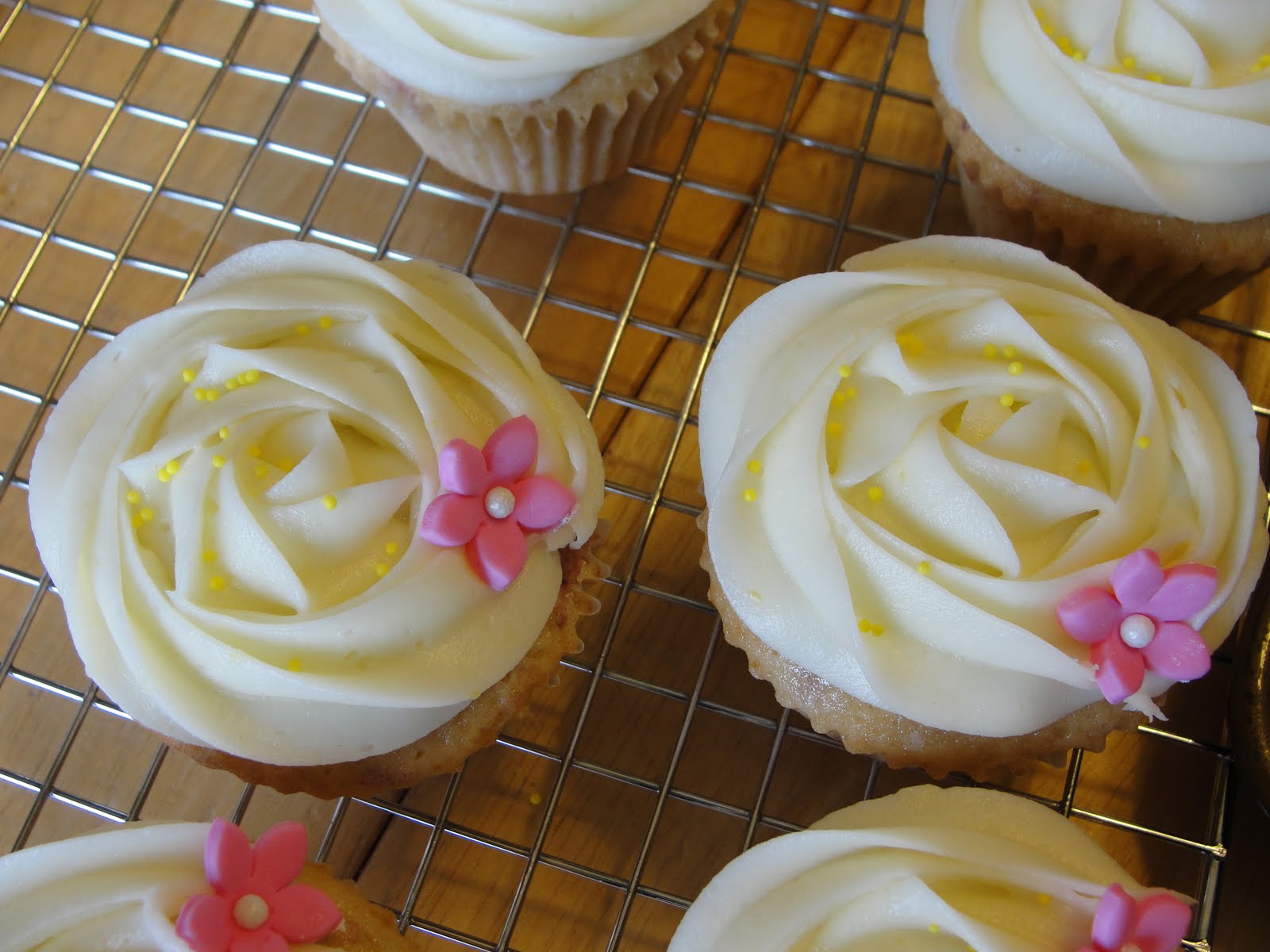 Fondant Dipped Cupcakes