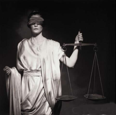 [justicia.jpg]