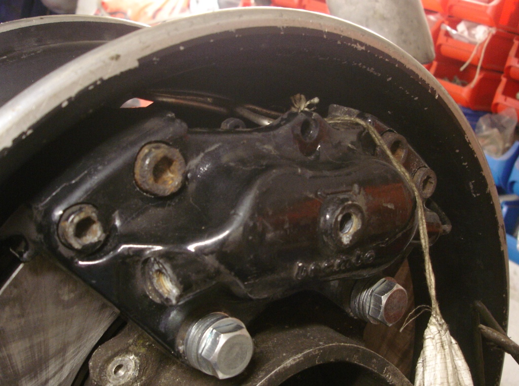 [rear+of+caliper+with+fusch+wheel+fit.JPG]