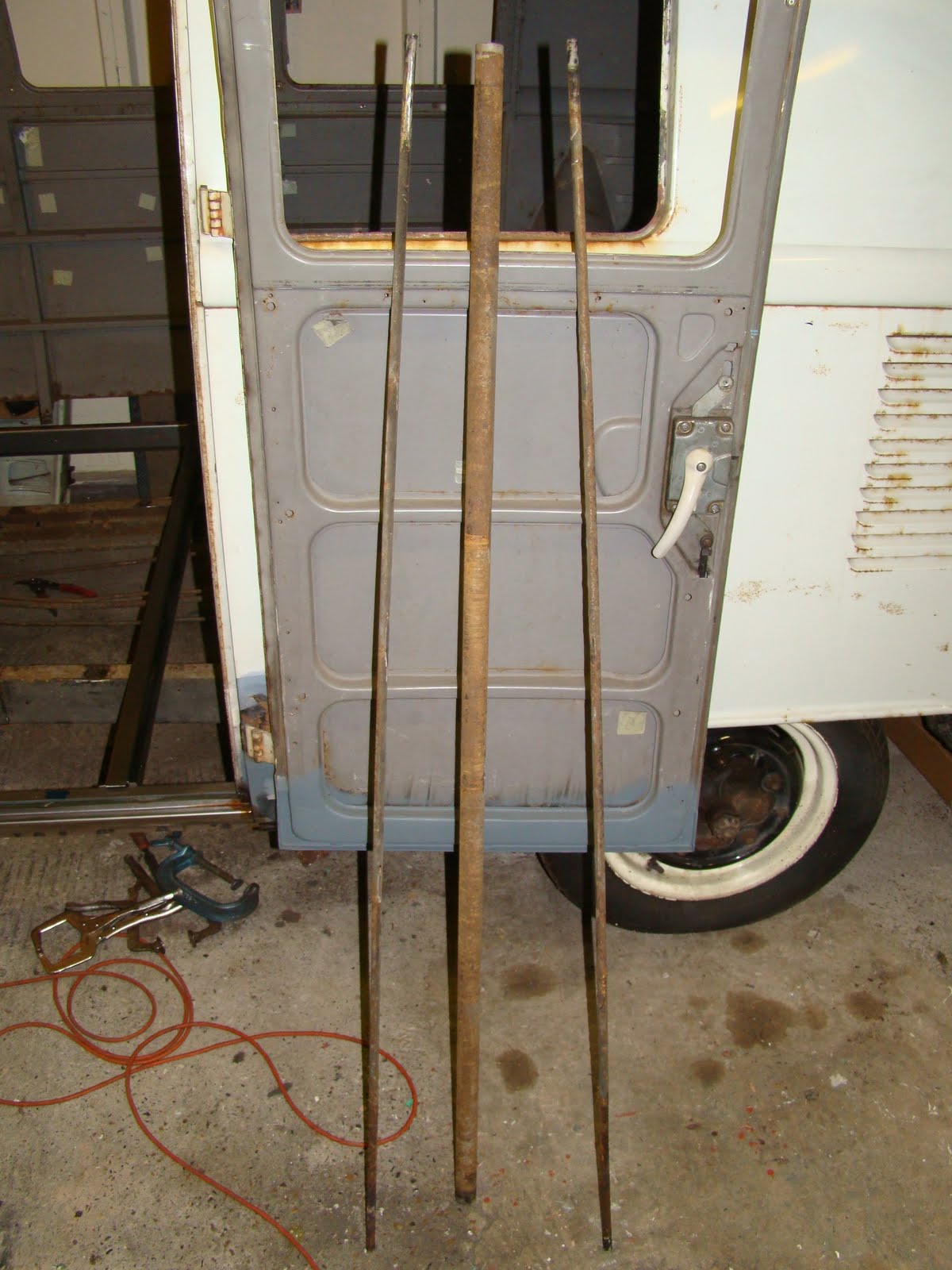 [cabel+and+gear+tube+removed.JPG]