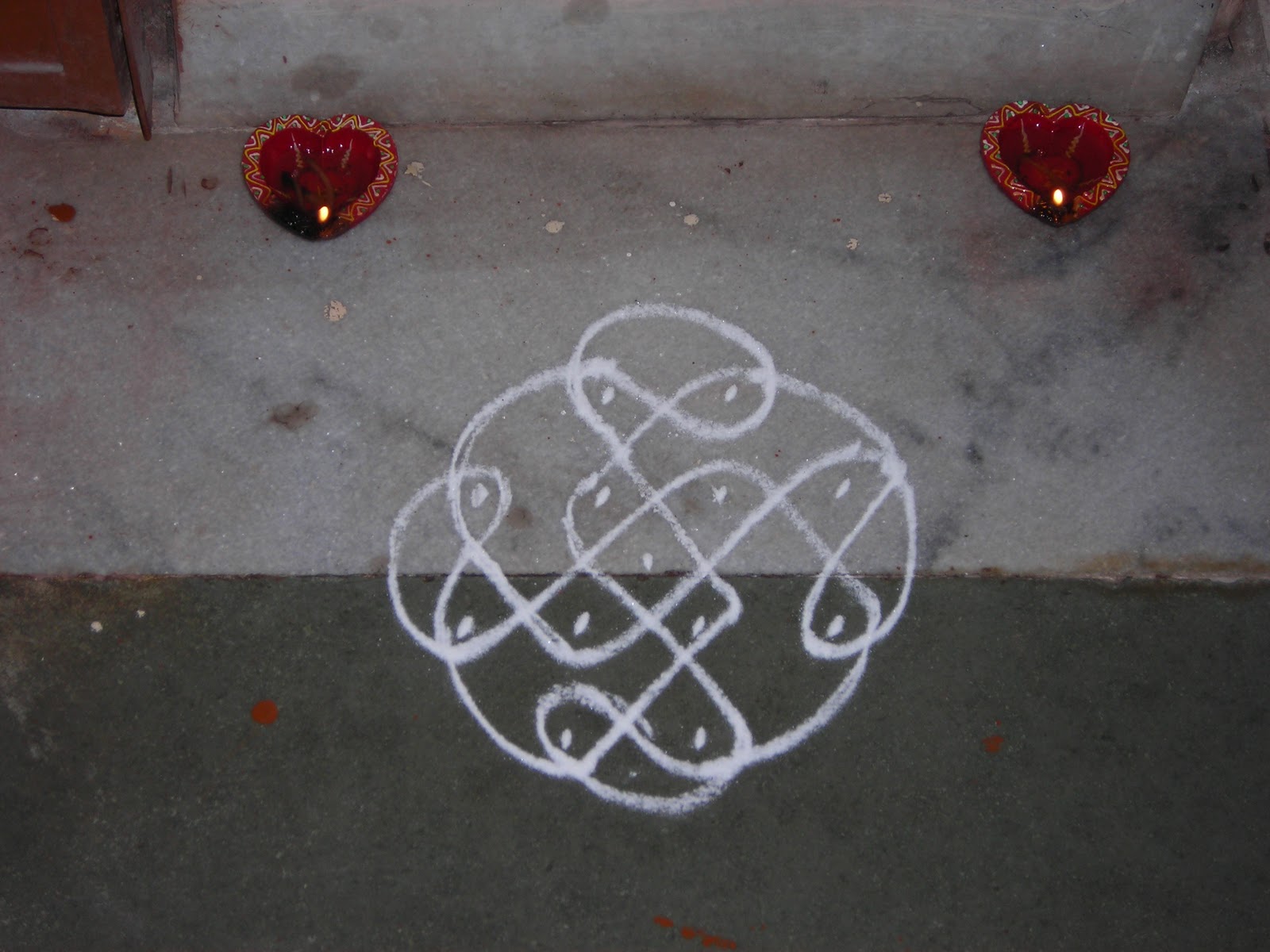 அழியாத கோலம்/ ముగ్గులు / रंगोली : Simple Kolam