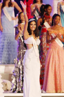 02Parvathy Omanakuttan hot pictures16122008