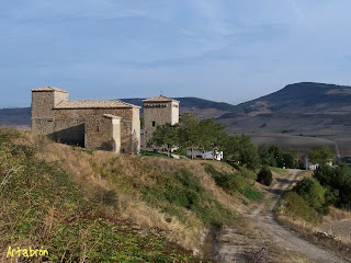 Yárnoz: Iglesia de la Natividad y Torre medieval