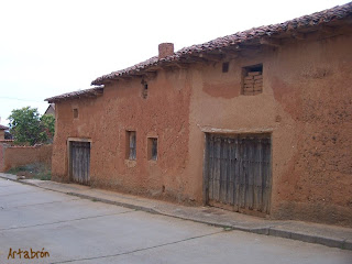 Reliegos. Casas de adobe