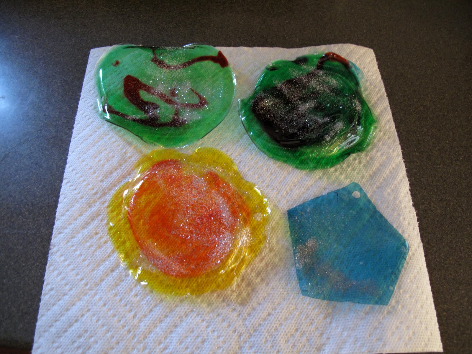 The Fun Mommies JellO Suncatchers