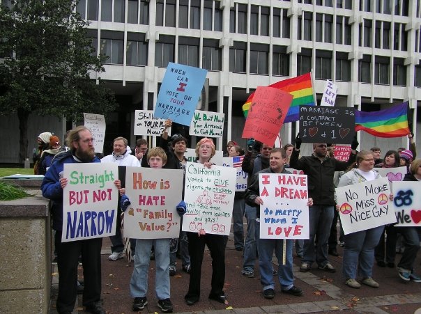 The ACLU and other Pro Gay groups protested and boycotted Memphis City services in response to the city's rejection of Prop 8 which would protect gay & lesbian city employees from on the job harassment.