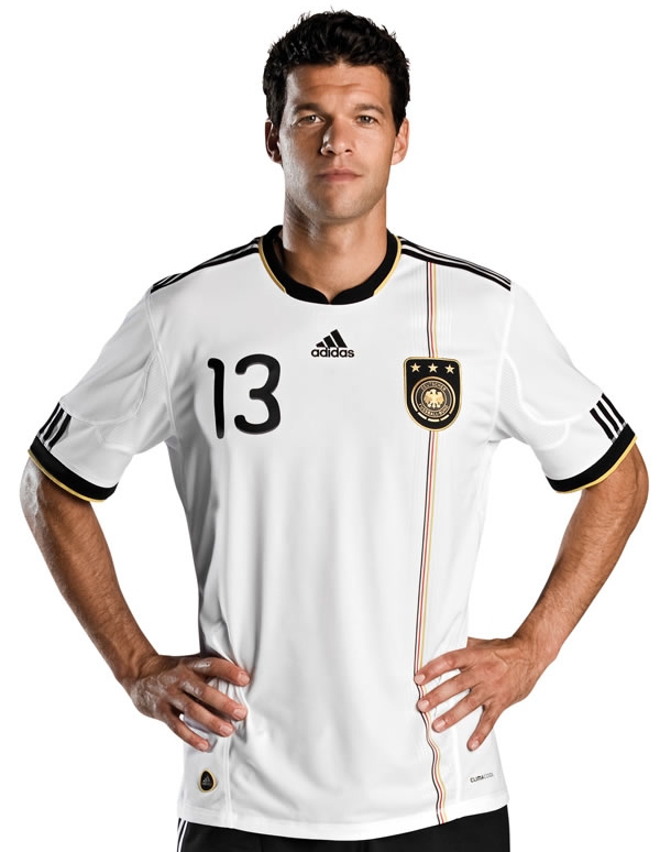 kalo suruh milih,milih mana?(BW kill) Adidas+Germany+2010+World+Cup-03