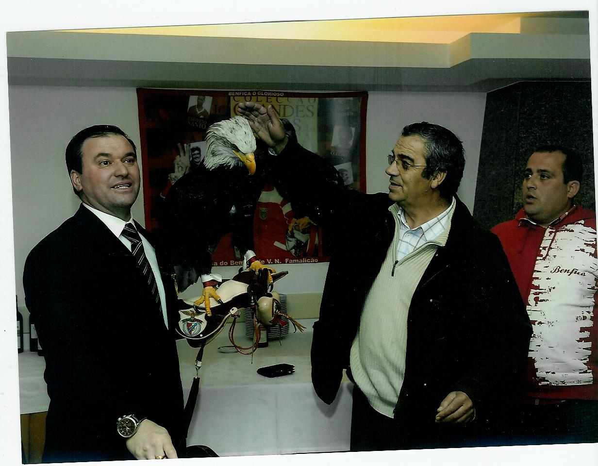 [FOTO_COM_AGUIA_VITORIA.jpg]