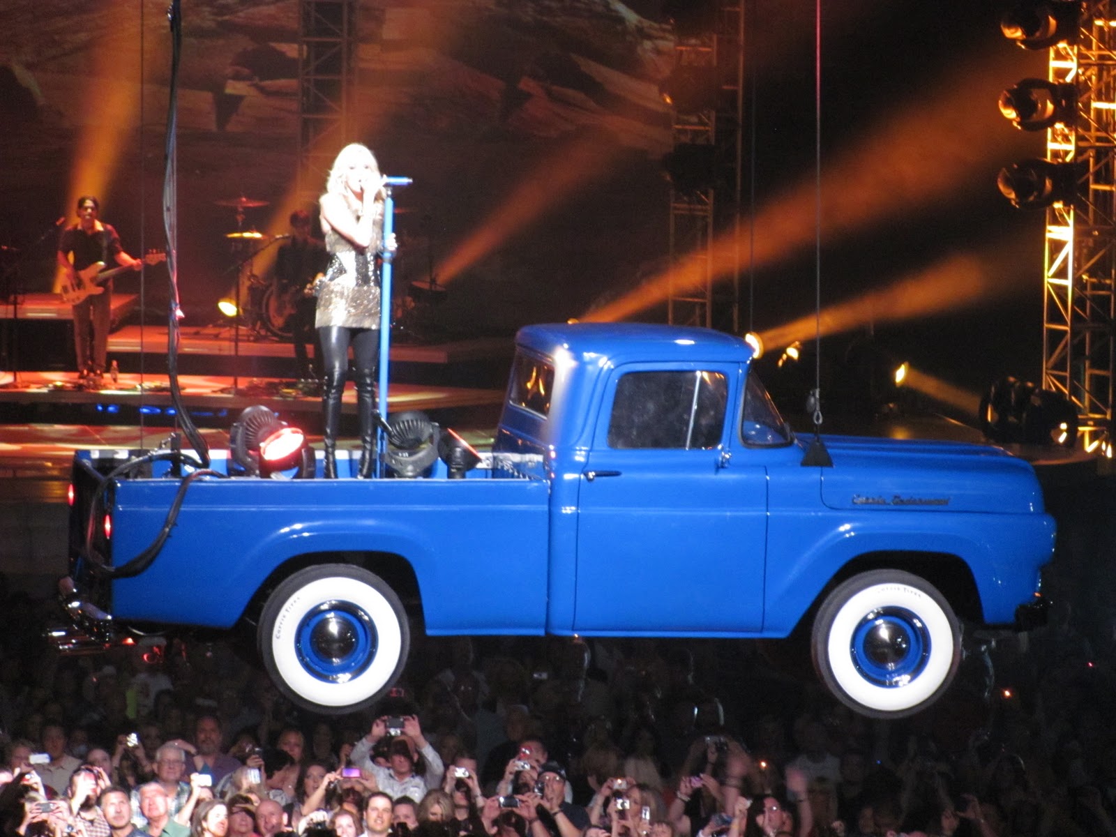 The Long Dirt Road: Carrie Underwood Concert