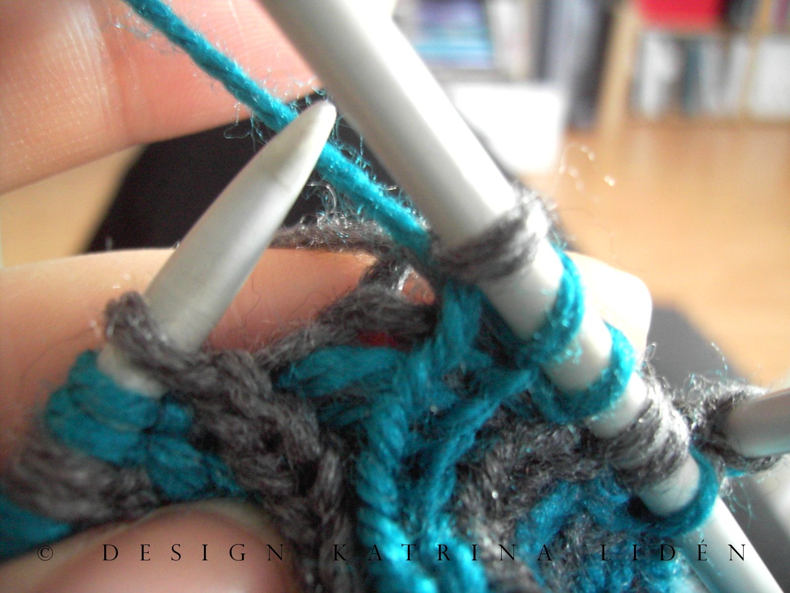 [010_dubbelstickning_byta_garn_©DesignKatrinaLidén.JPG]