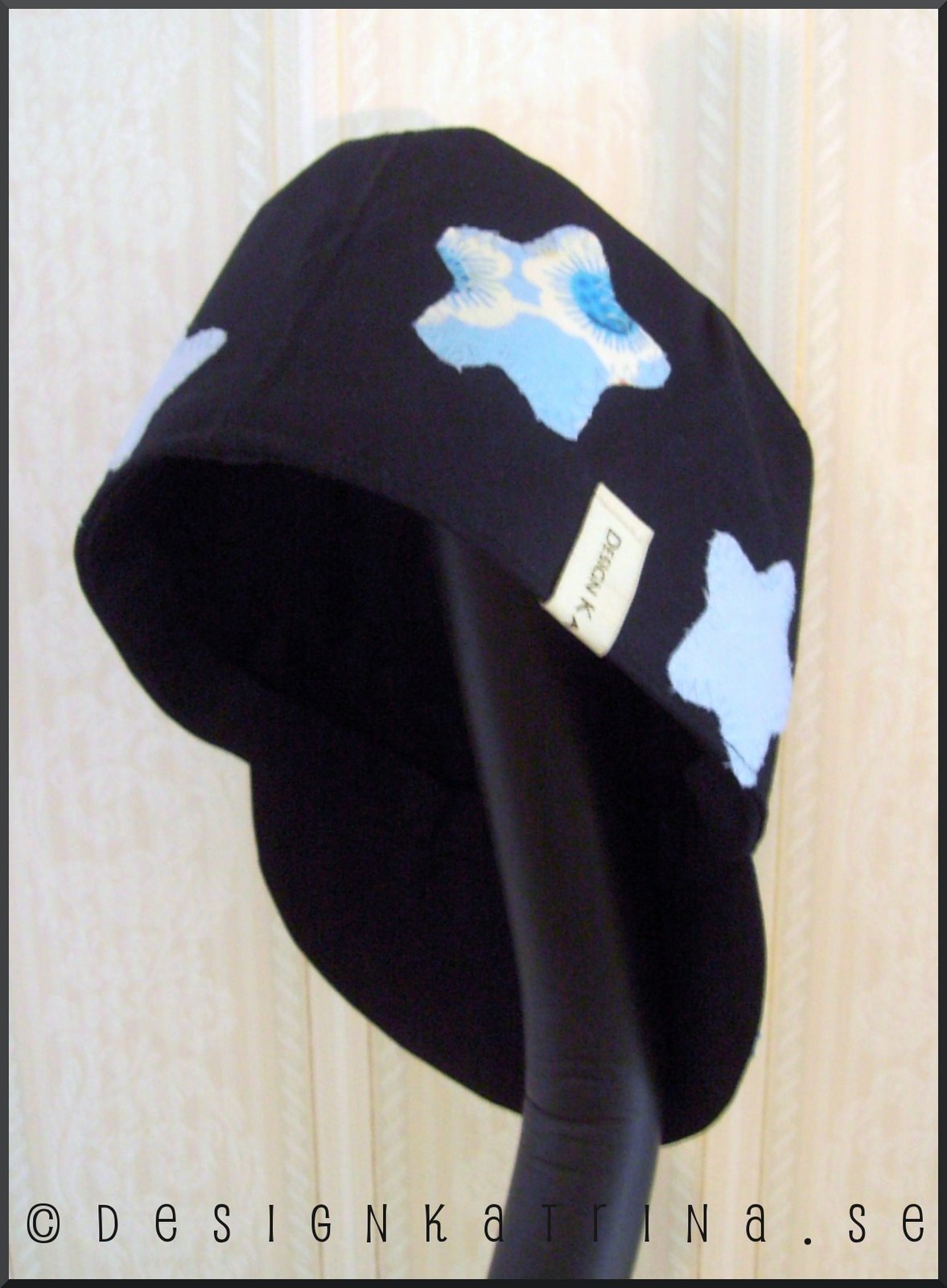 [SvartKepsBlåStjärnor_strl52_002_©DesignKatrina.se.JPG]