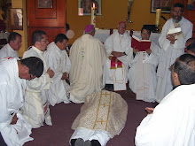 Postración de Monseñor ++Victor.