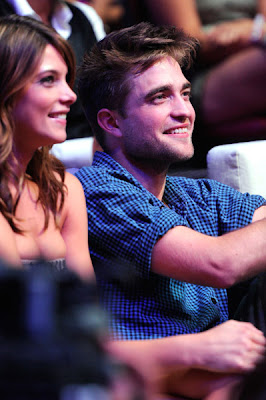 Teen Choice Award 2010... - Page 3 Robert+Pattinson+TCA+2010-+%2812%29
